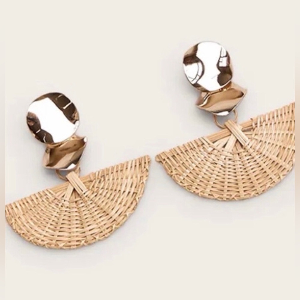 PrettyLittleThing Natural Raffia Fan Drop Earrings with Gold Accents